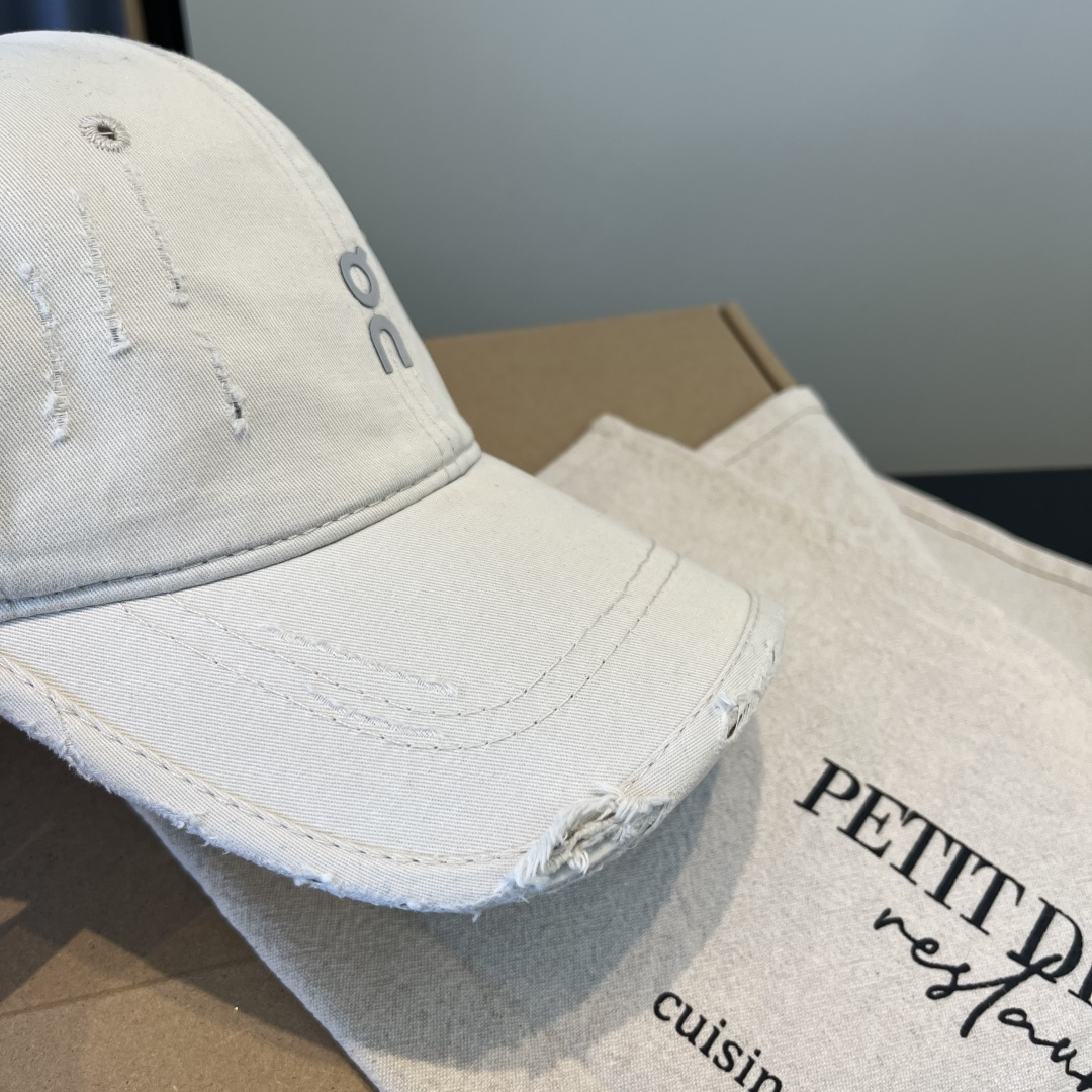 潮牌♥️棒球帽🧢官网新品棒球帽，原单品质火爆来袭 🔥🎩 工艺非常精美 高档大气上档次！低调奢华，方便携带
