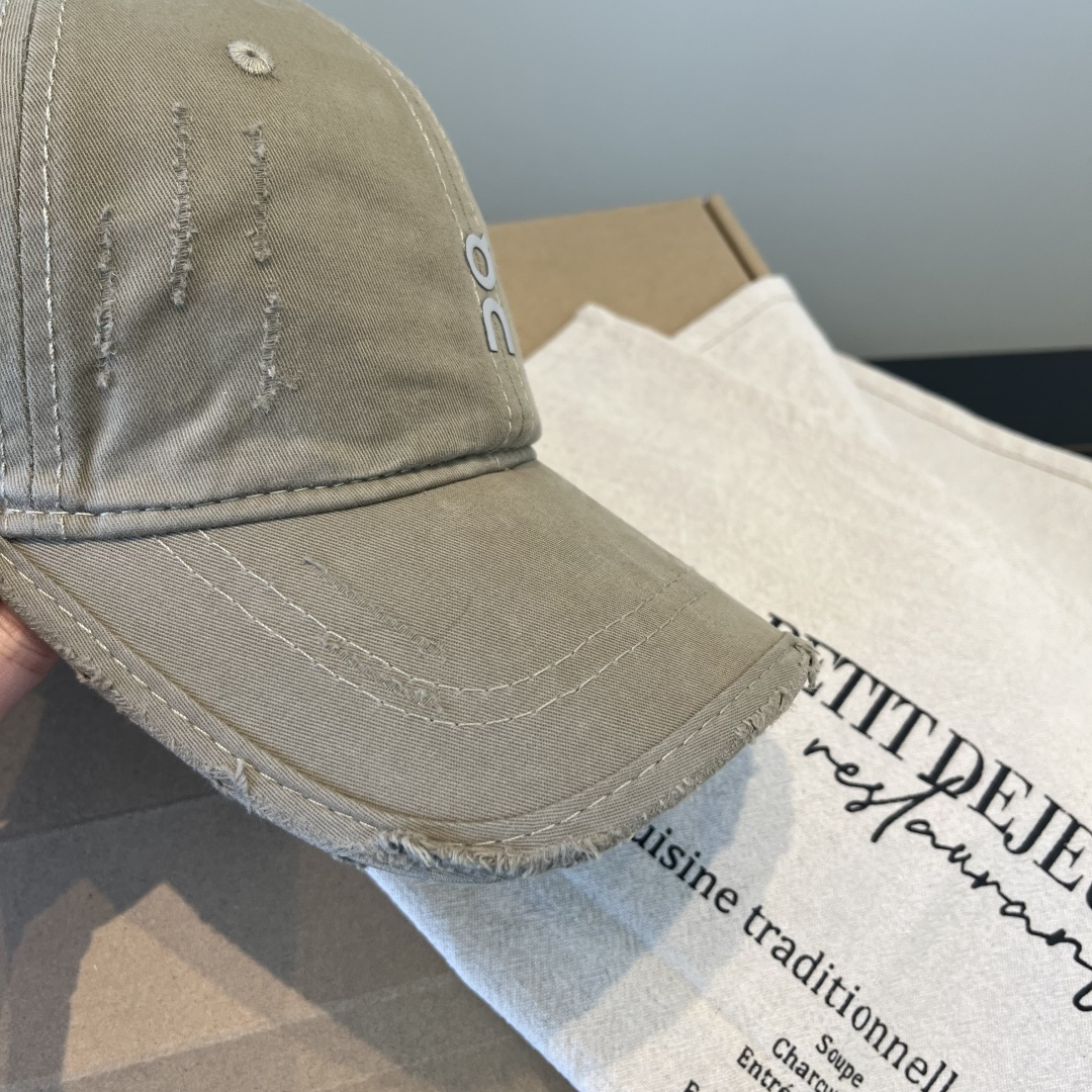 潮牌♥️棒球帽🧢官网新品棒球帽，原单品质火爆来袭 🔥🎩 工艺非常精美 高档大气上档次！低调奢华，方便携带