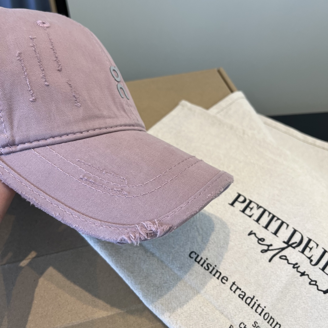 潮牌♥️棒球帽🧢官网新品棒球帽，原单品质火爆来袭 🔥🎩 工艺非常精美 高档大气上档次！低调奢华，方便携带