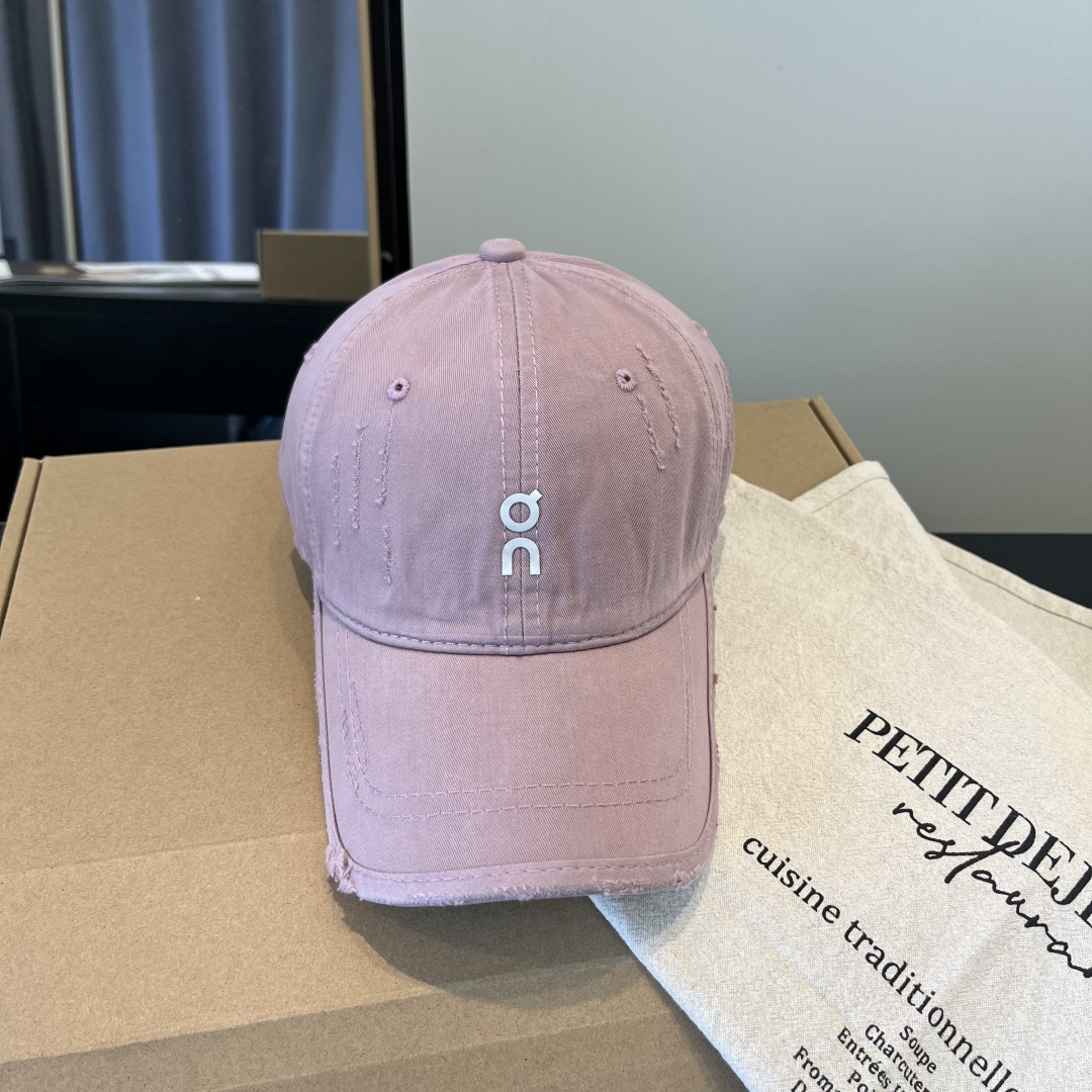 潮牌♥️棒球帽🧢官网新品棒球帽，原单品质火爆来袭 🔥🎩 工艺非常精美 高档大气上档次！低调奢华，方便携带