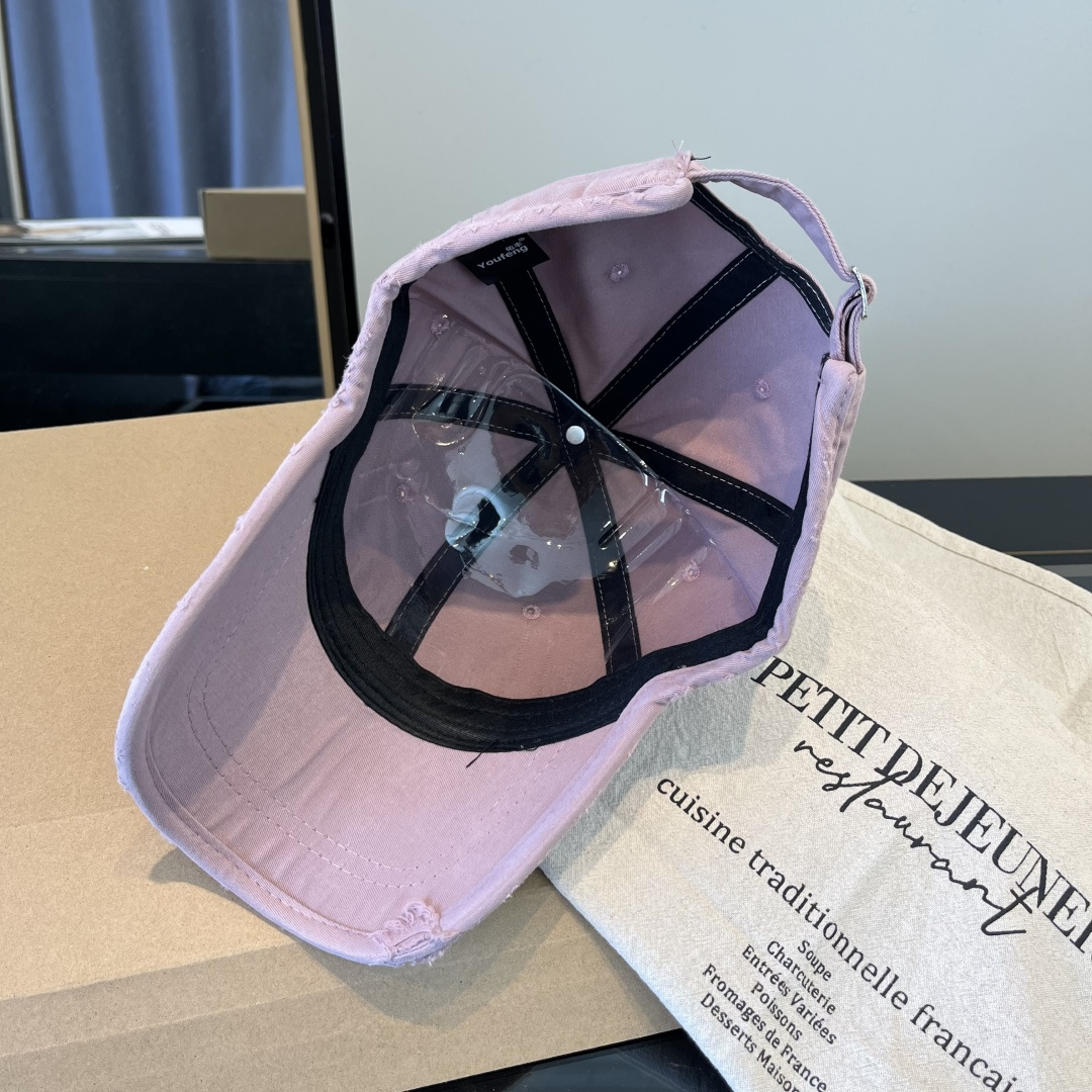 潮牌♥️棒球帽🧢官网新品棒球帽，原单品质火爆来袭 🔥🎩 工艺非常精美 高档大气上档次！低调奢华，方便携带