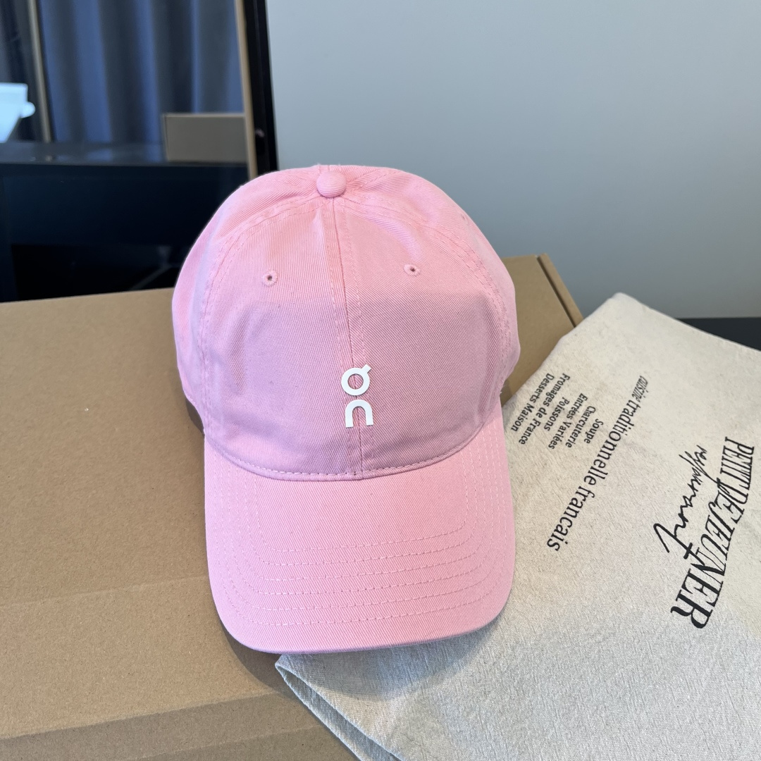 潮牌♥️棒球帽🧢官网新品棒球帽，原单品质火爆来袭 🔥🎩 工艺非常精美 高档大气上档次！低调奢华，方便携带