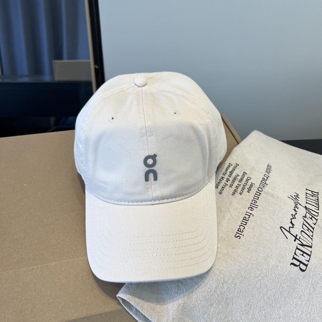 潮牌♥️棒球帽🧢官网新品棒球帽，原单品质火爆来袭 🔥🎩 工艺非常精美 高档大气上档次！低调奢华，方便携带