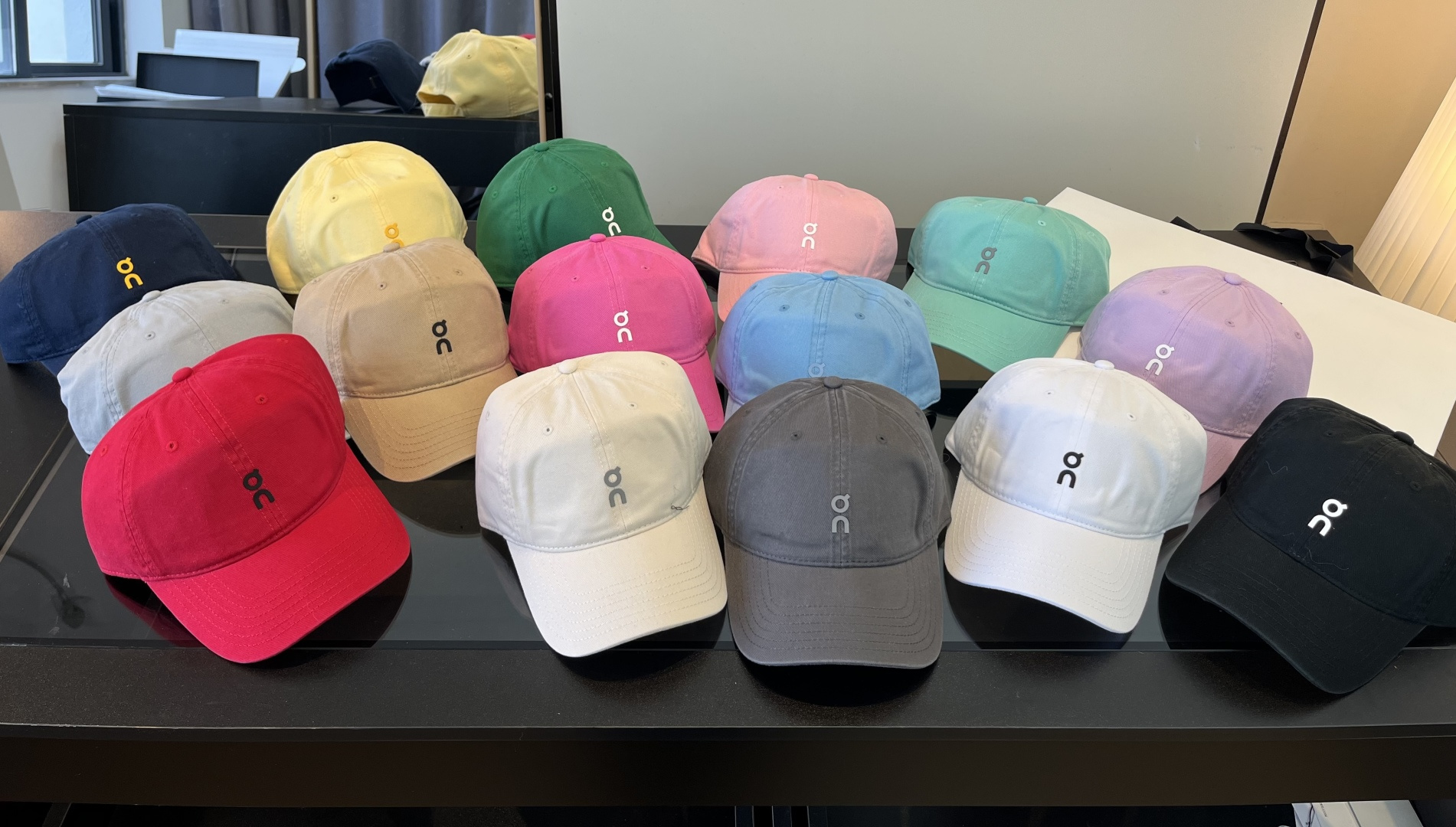潮牌♥️棒球帽🧢官网新品棒球帽，原单品质火爆来袭 🔥🎩 工艺非常精美 高档大气上档次！低调奢华，方便携带