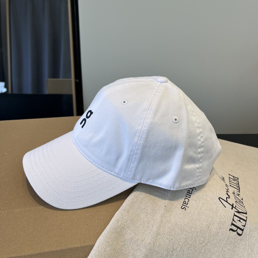 潮牌♥️棒球帽🧢官网新品棒球帽，原单品质火爆来袭 🔥🎩 工艺非常精美 高档大气上档次！低调奢华，方便携带