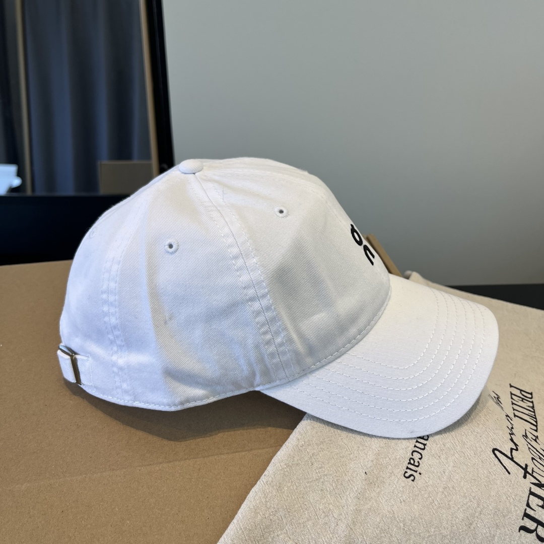 潮牌♥️棒球帽🧢官网新品棒球帽，原单品质火爆来袭 🔥🎩 工艺非常精美 高档大气上档次！低调奢华，方便携带