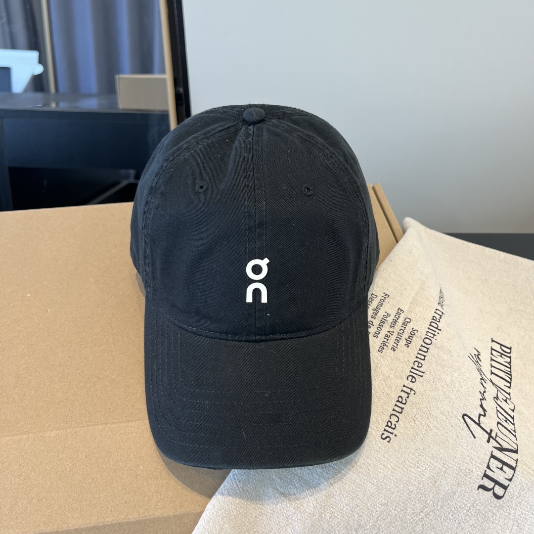潮牌♥️棒球帽🧢官网新品棒球帽，原单品质火爆来袭 🔥🎩 工艺非常精美 高档大气上档次！低调奢华，方便携带