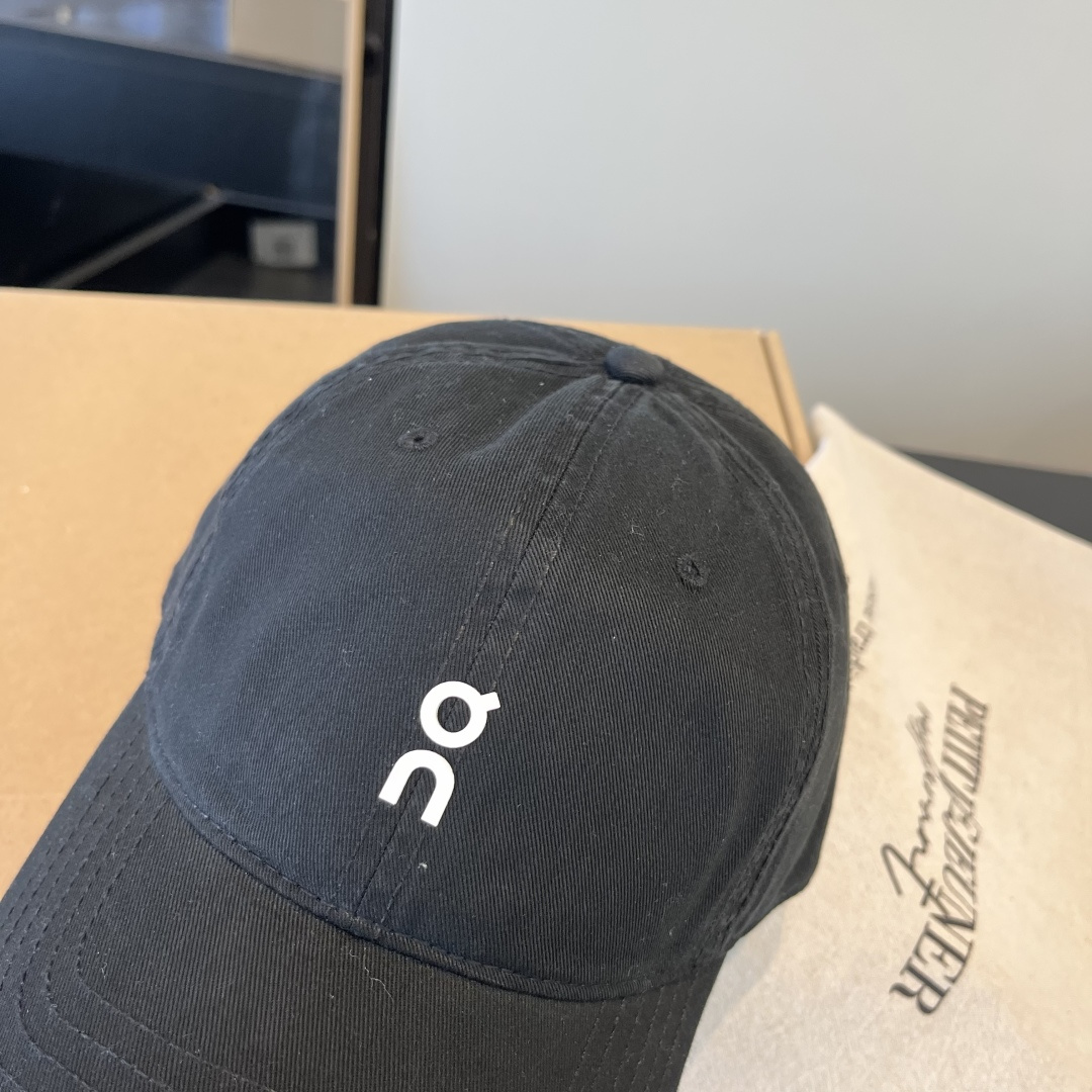 潮牌♥️棒球帽🧢官网新品棒球帽，原单品质火爆来袭 🔥🎩 工艺非常精美 高档大气上档次！低调奢华，方便携带
