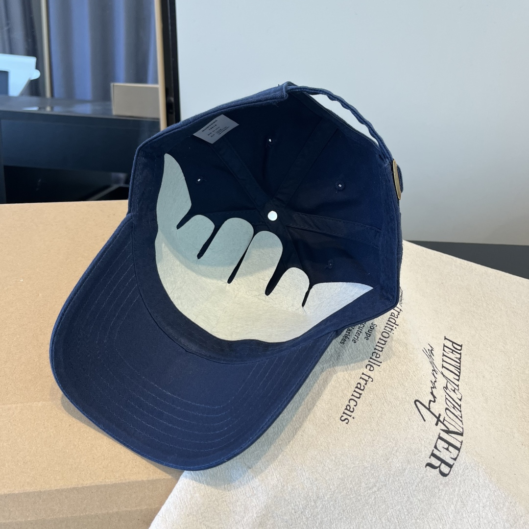 潮牌♥️棒球帽🧢官网新品棒球帽，原单品质火爆来袭 🔥🎩 工艺非常精美 高档大气上档次！低调奢华，方便携带