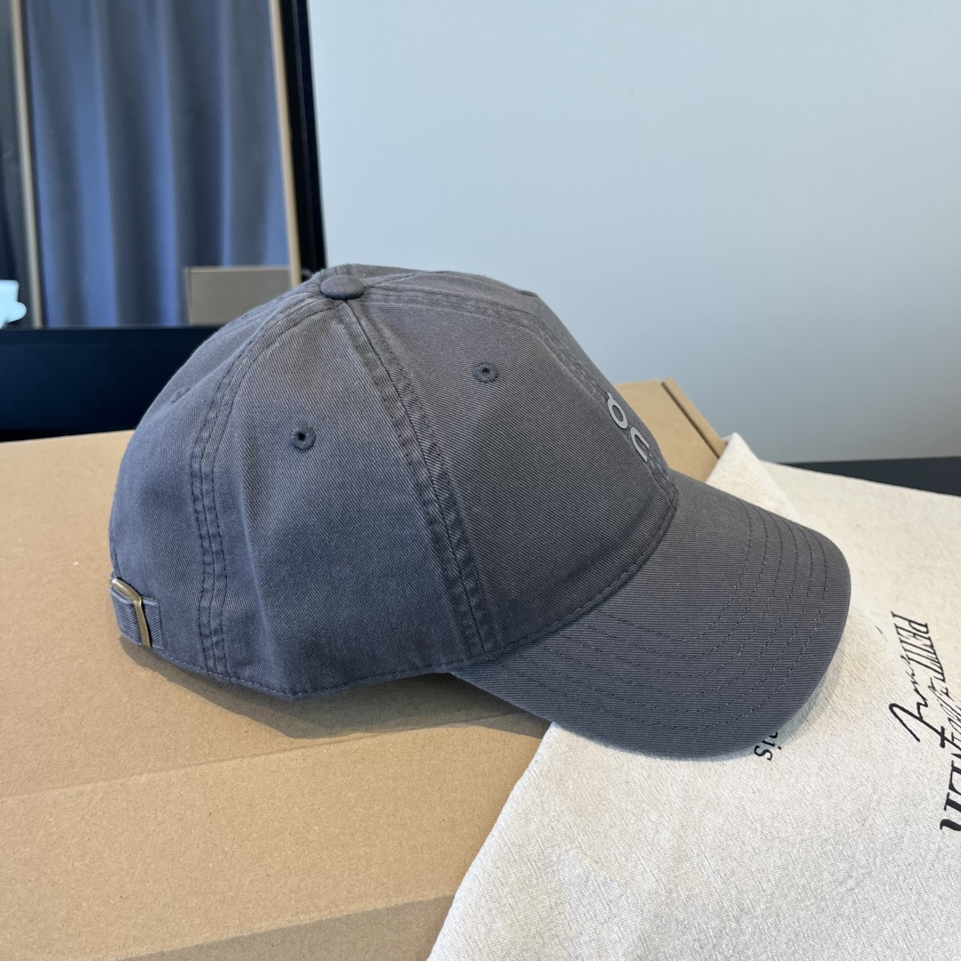 潮牌♥️棒球帽🧢官网新品棒球帽，原单品质火爆来袭 🔥🎩 工艺非常精美 高档大气上档次！低调奢华，方便携带