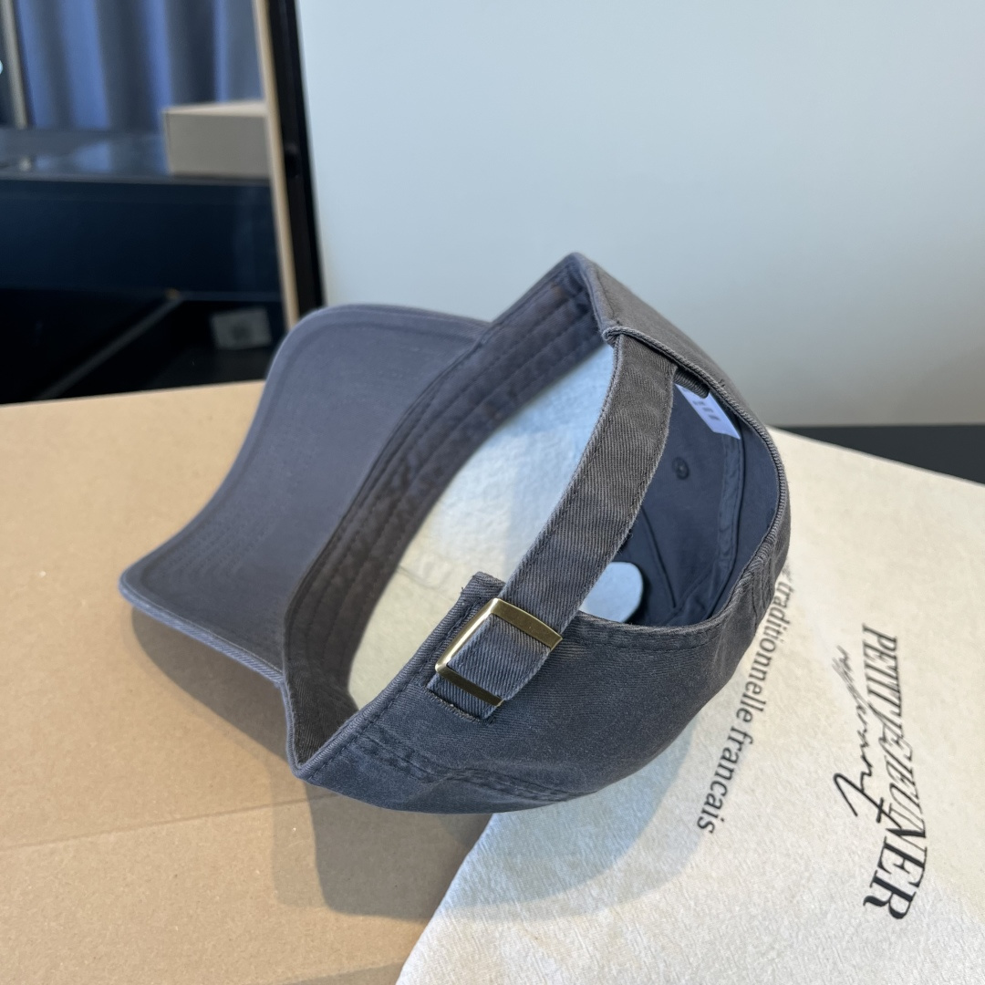 潮牌♥️棒球帽🧢官网新品棒球帽，原单品质火爆来袭 🔥🎩 工艺非常精美 高档大气上档次！低调奢华，方便携带