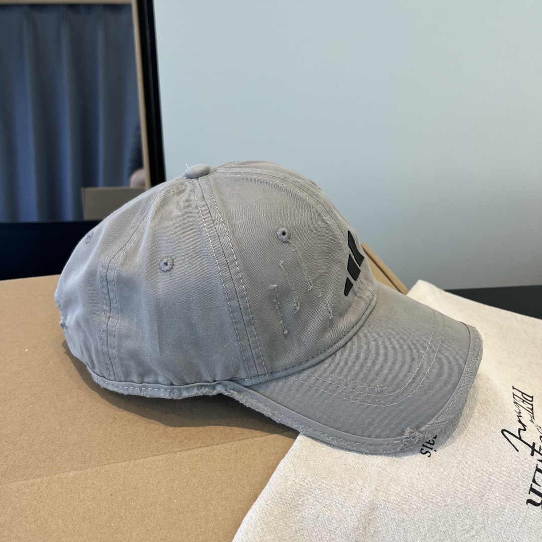 潮牌♥️棒球帽🧢官网新品棒球帽，原单品质火爆来袭 🔥🎩 工艺非常精美 高档大气上档次！低调奢华，方便携带