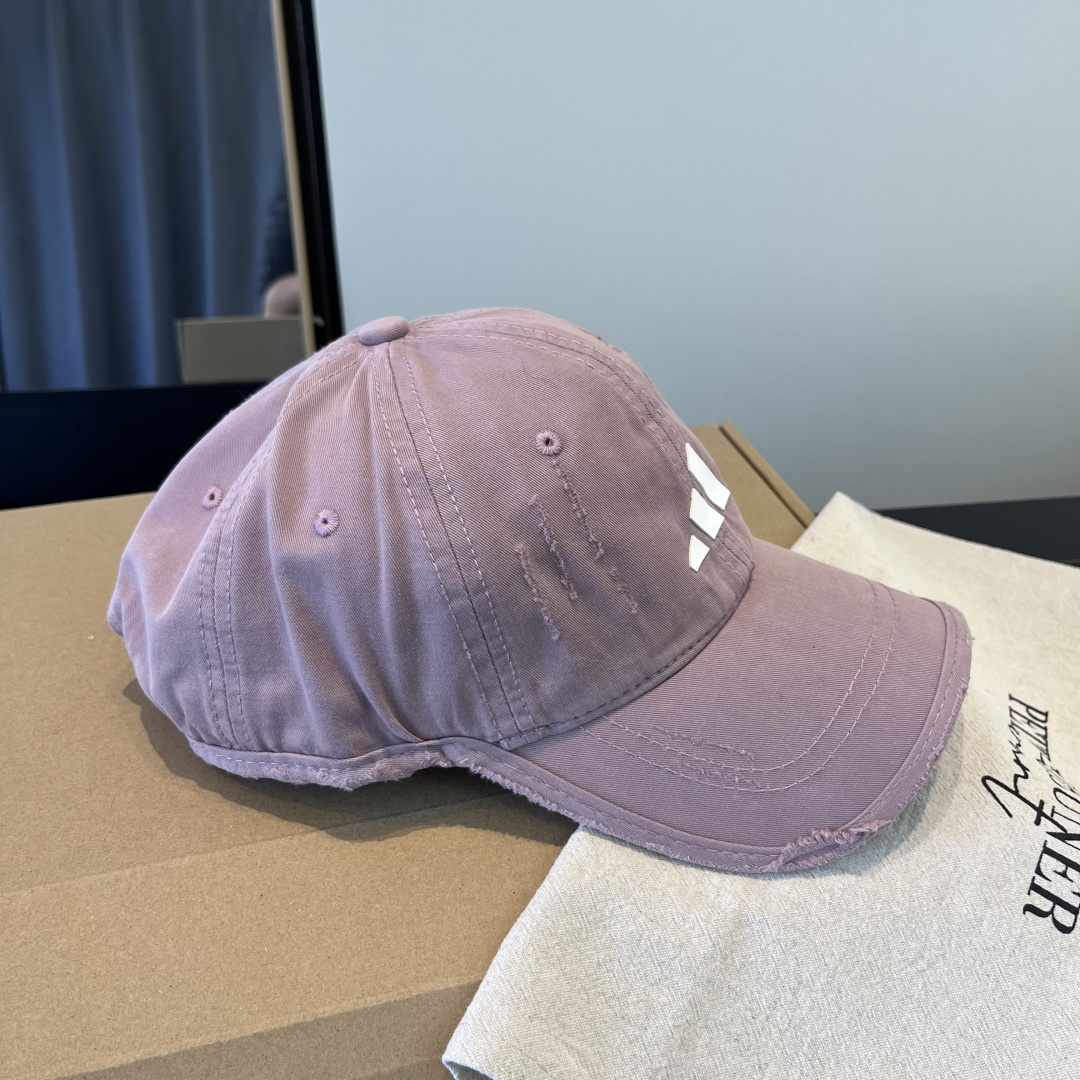 潮牌♥️棒球帽🧢官网新品棒球帽，原单品质火爆来袭 🔥🎩 工艺非常精美 高档大气上档次！低调奢华，方便携带