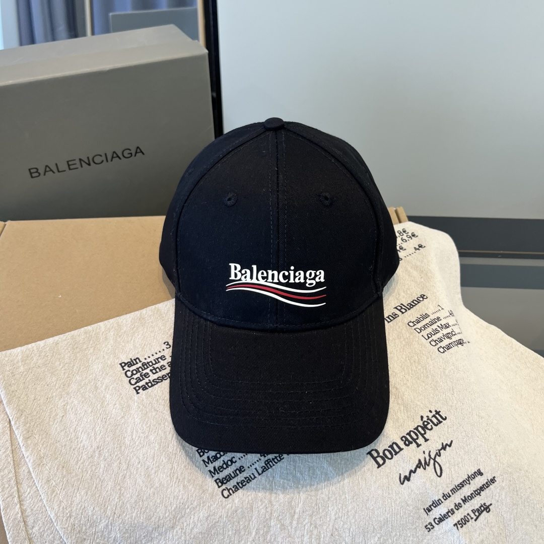 BALENCIAGA巴黎世家新款logo棒球帽，很酷的色系，男女佩戴都有不同style，第一批抢先出货！