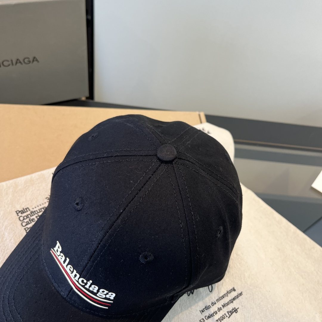BALENCIAGA巴黎世家新款logo棒球帽，很酷的色系，男女佩戴都有不同style，第一批抢先出货！