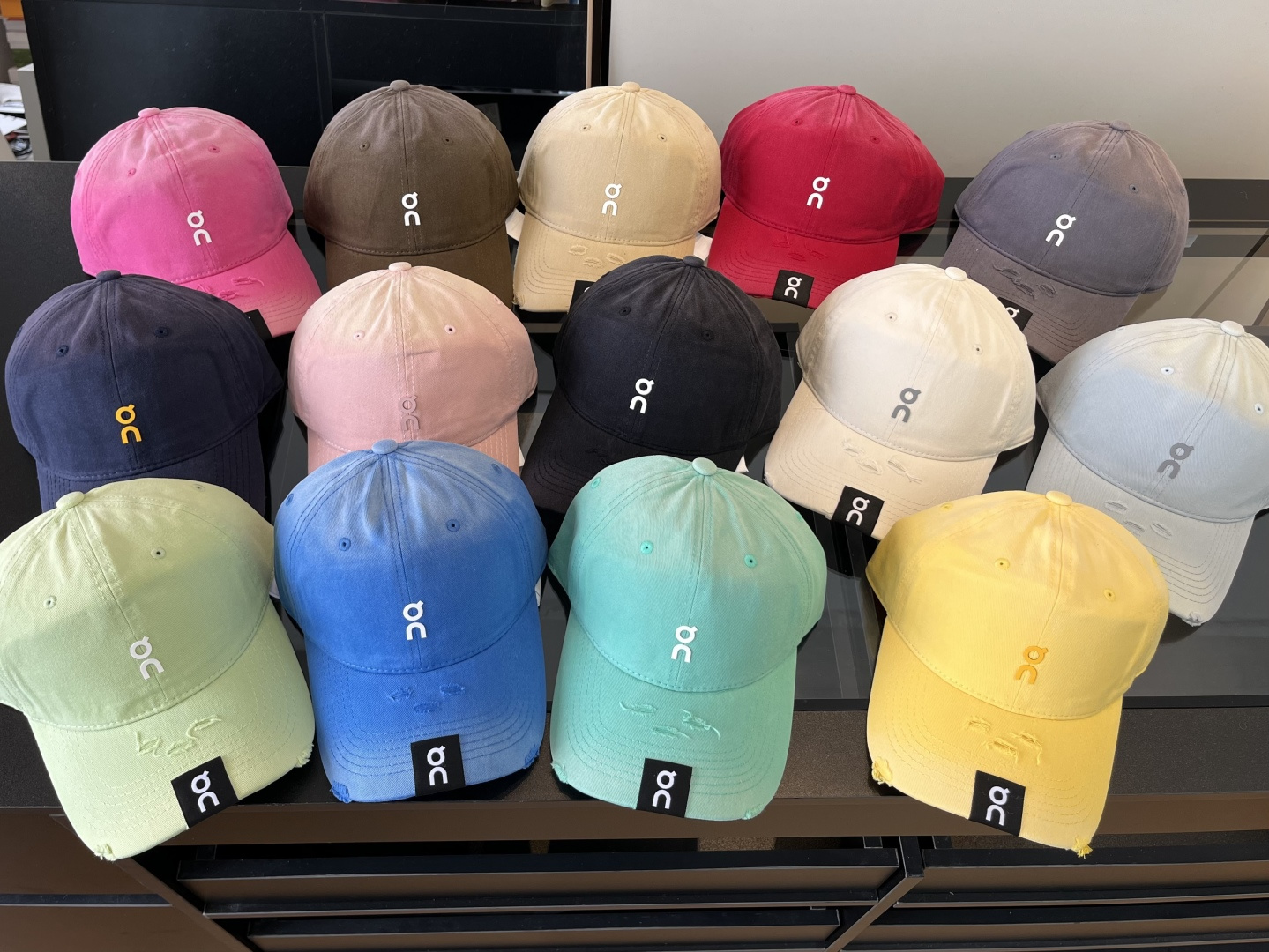 潮牌♥️棒球帽🧢官网新品棒球帽，原单品质火爆来袭 🔥🎩 工艺非常精美 高档大气上档次！低调奢华，方便携带