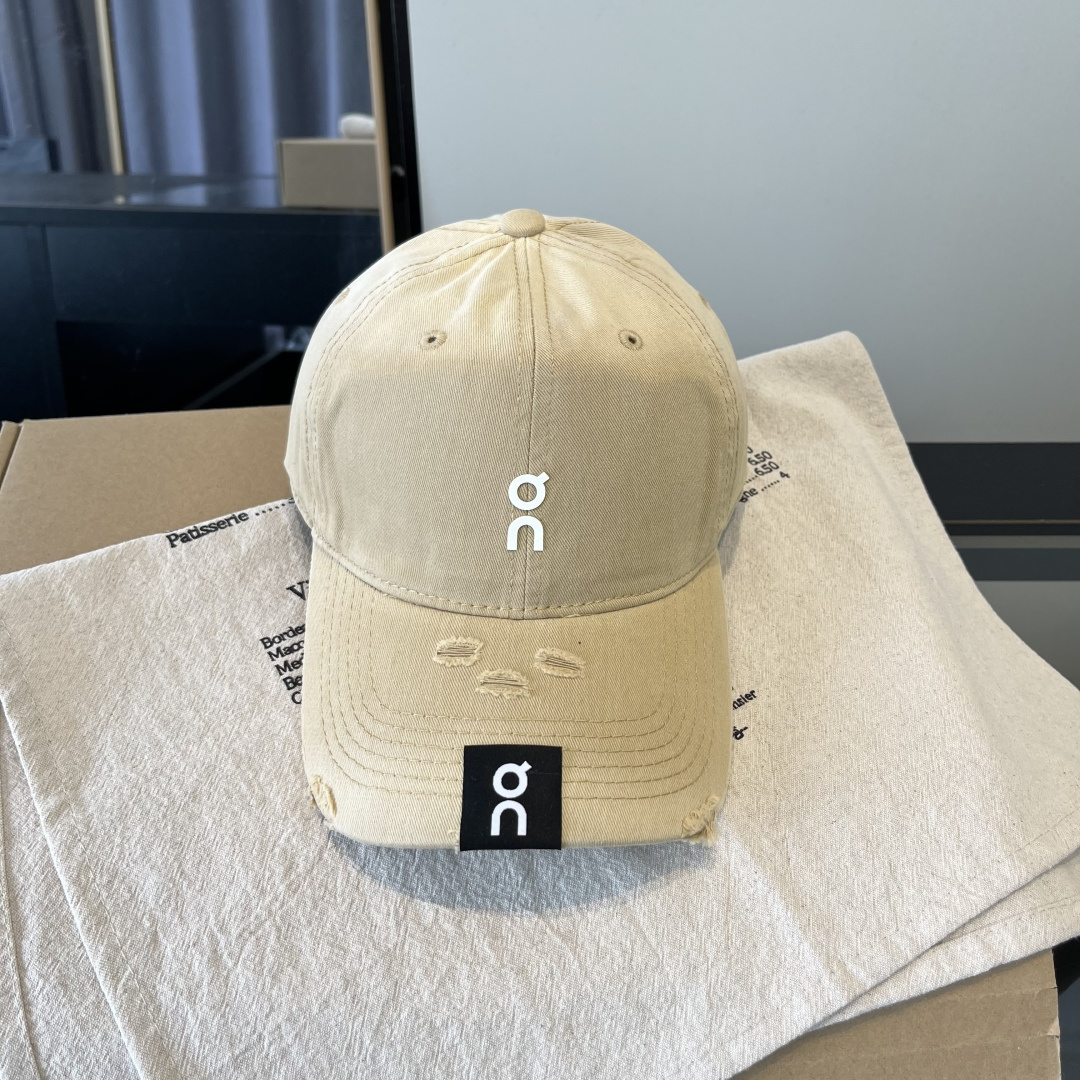 潮牌♥️棒球帽🧢官网新品棒球帽，原单品质火爆来袭 🔥🎩 工艺非常精美 高档大气上档次！低调奢华，方便携带