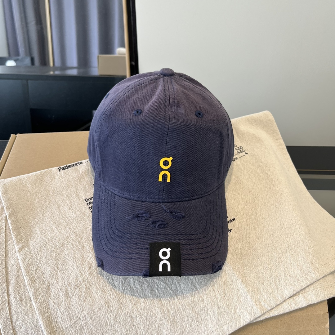 潮牌♥️棒球帽🧢官网新品棒球帽，原单品质火爆来袭 🔥🎩 工艺非常精美 高档大气上档次！低调奢华，方便携带