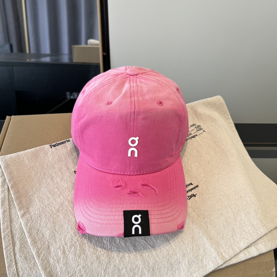潮牌♥️棒球帽🧢官网新品棒球帽，原单品质火爆来袭 🔥🎩 工艺非常精美 高档大气上档次！低调奢华，方便携带