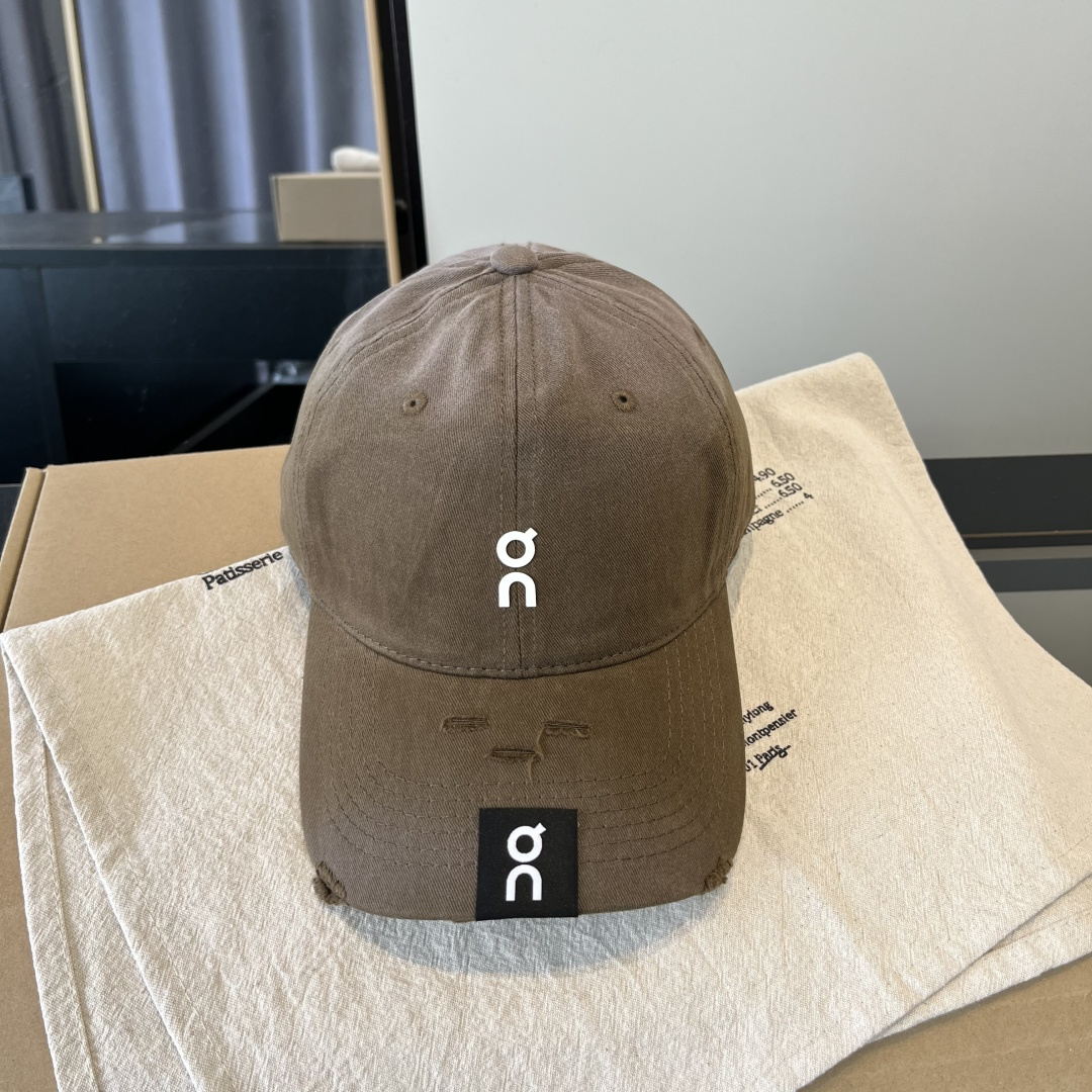 潮牌♥️棒球帽🧢官网新品棒球帽，原单品质火爆来袭 🔥🎩 工艺非常精美 高档大气上档次！低调奢华，方便携带