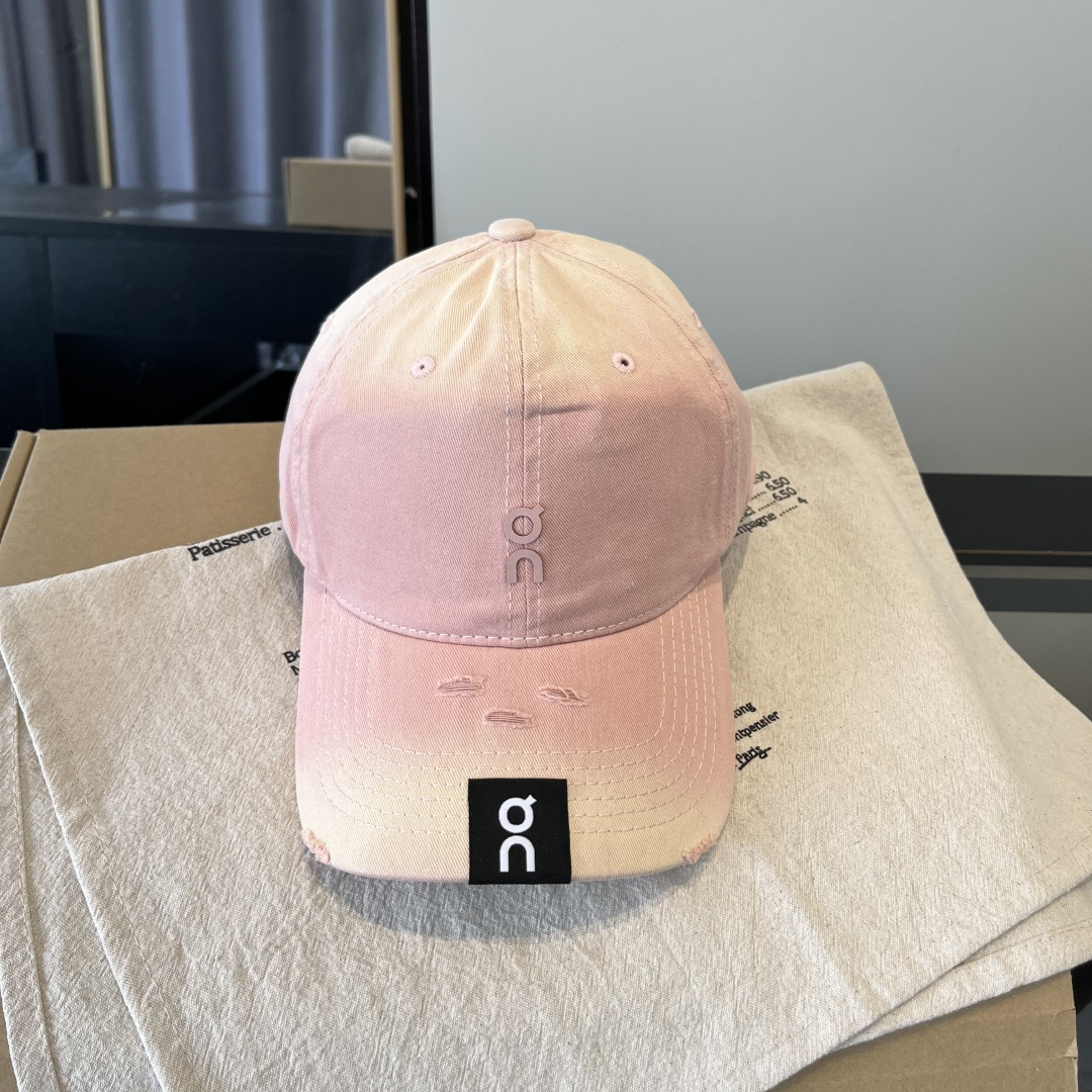 潮牌♥️棒球帽🧢官网新品棒球帽，原单品质火爆来袭 🔥🎩 工艺非常精美 高档大气上档次！低调奢华，方便携带