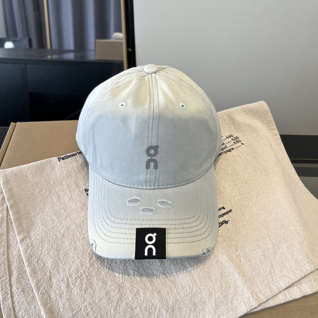 潮牌♥️棒球帽🧢官网新品棒球帽，原单品质火爆来袭 🔥🎩 工艺非常精美 高档大气上档次！低调奢华，方便携带
