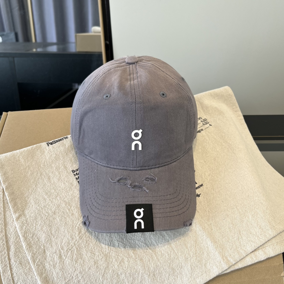 潮牌♥️棒球帽🧢官网新品棒球帽，原单品质火爆来袭 🔥🎩 工艺非常精美 高档大气上档次！低调奢华，方便携带