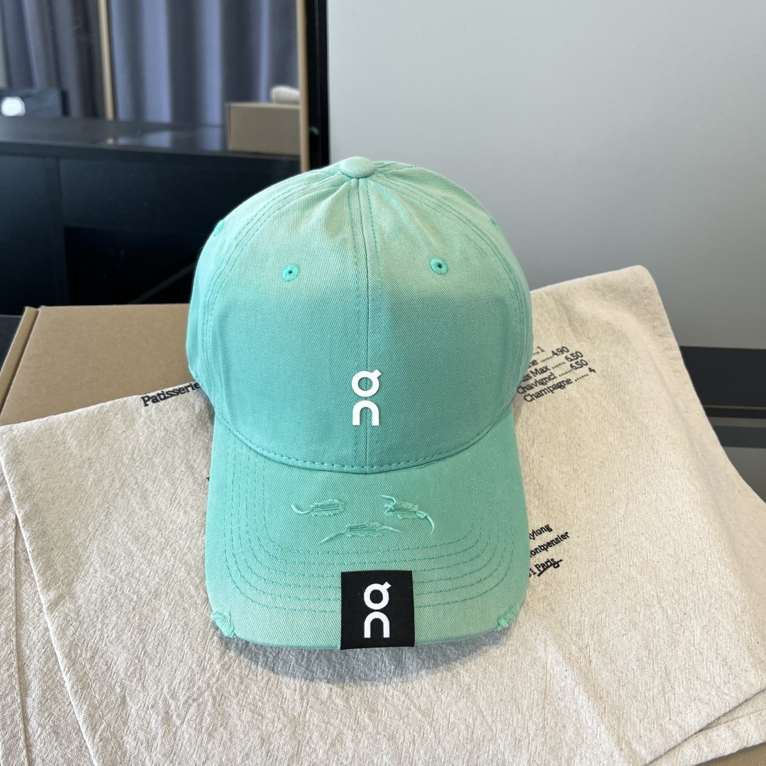 潮牌♥️棒球帽🧢官网新品棒球帽，原单品质火爆来袭 🔥🎩 工艺非常精美 高档大气上档次！低调奢华，方便携带