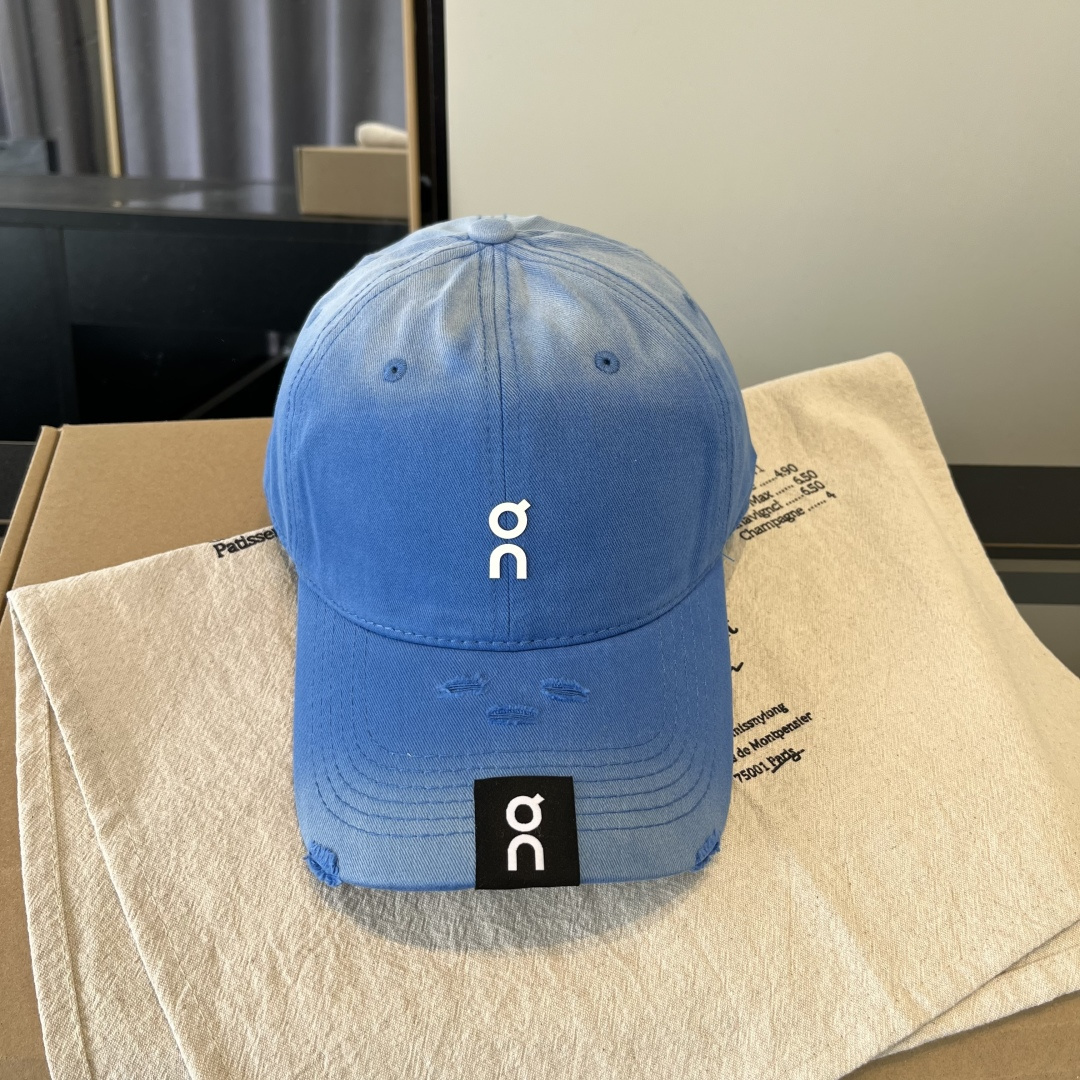 潮牌♥️棒球帽🧢官网新品棒球帽，原单品质火爆来袭 🔥🎩 工艺非常精美 高档大气上档次！低调奢华，方便携带