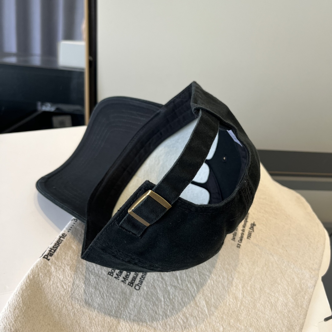 【YSL圣罗兰】2025早春新款简约棒球帽，新款出货，大牌款超好搭配，赶紧入手！