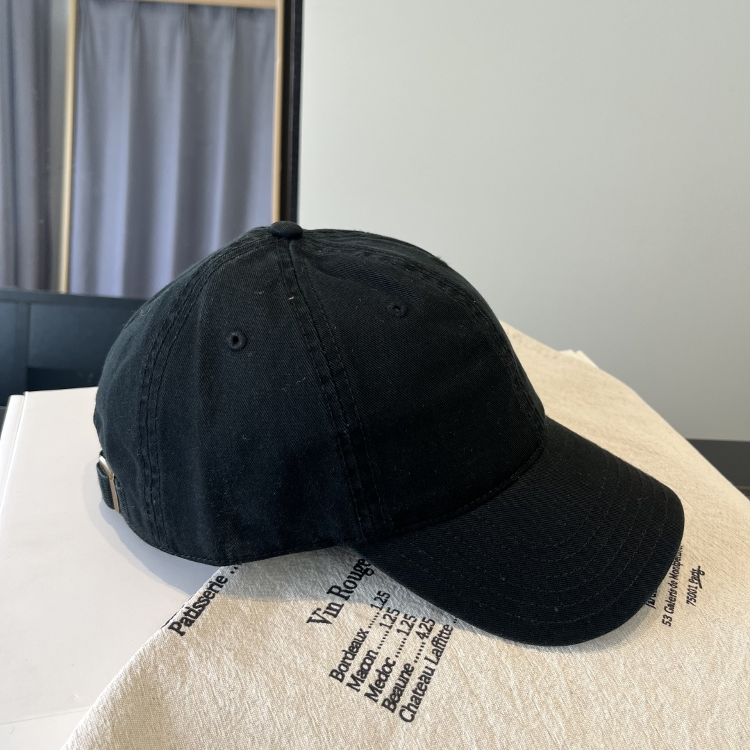 【YSL圣罗兰】2025早春新款简约棒球帽，新款出货，大牌款超好搭配，赶紧入手！
