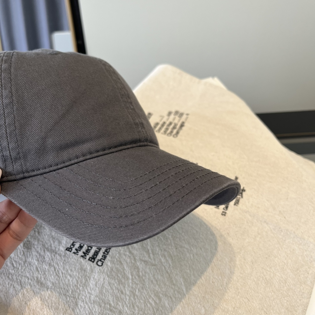 【YSL圣罗兰】2025早春新款简约棒球帽，新款出货，大牌款超好搭配，赶紧入手！