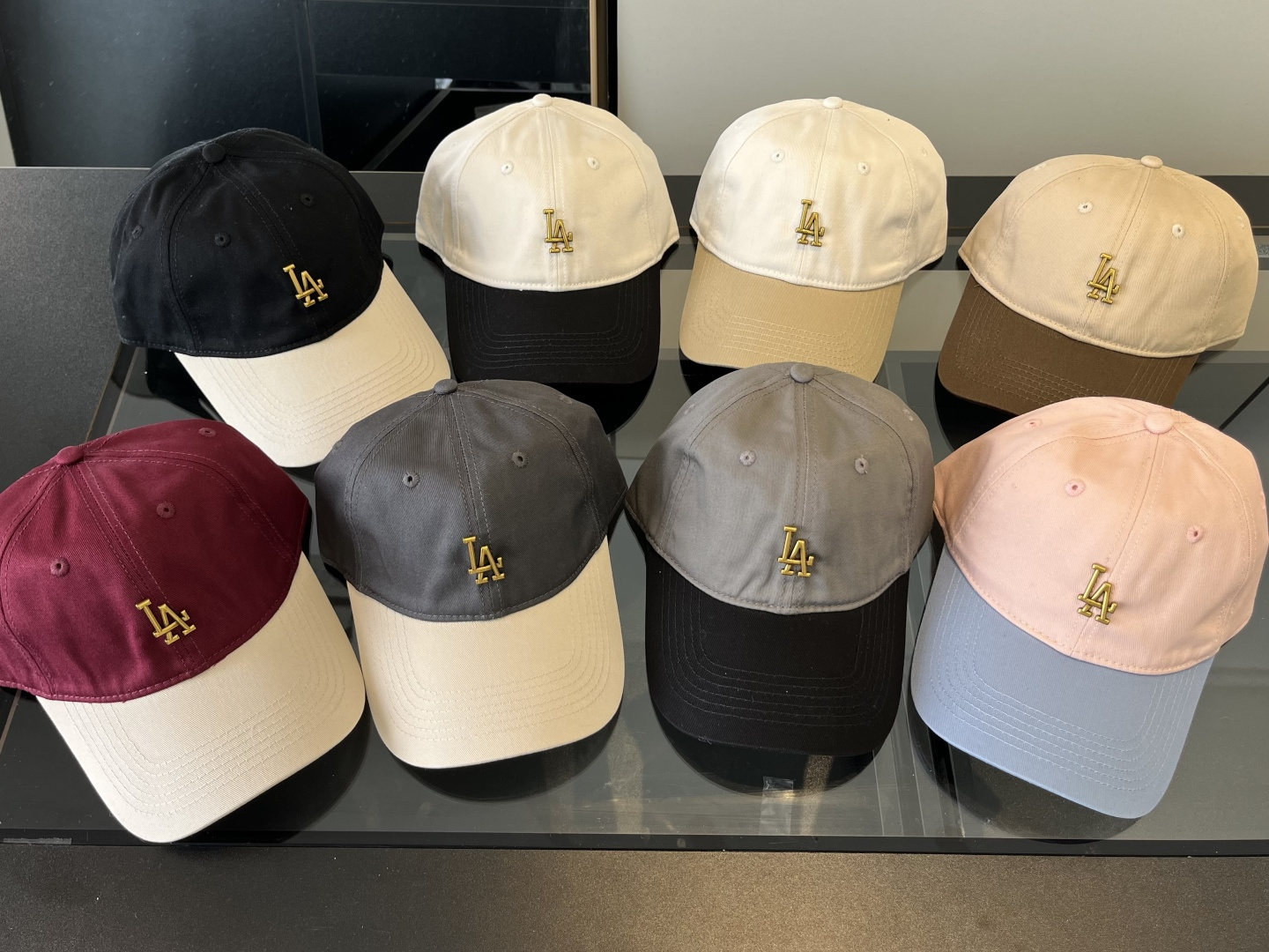 LP最新棒球帽 时尚前卫的休闲设计风格，戴上头就是这样好看看哦，做工精细，男女同款！