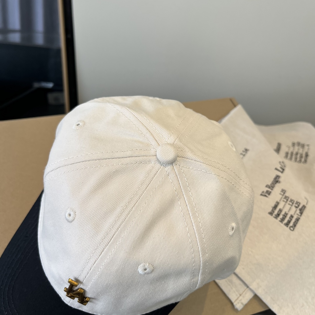 LP最新棒球帽 时尚前卫的休闲设计风格，戴上头就是这样好看看哦，做工精细，男女同款！
