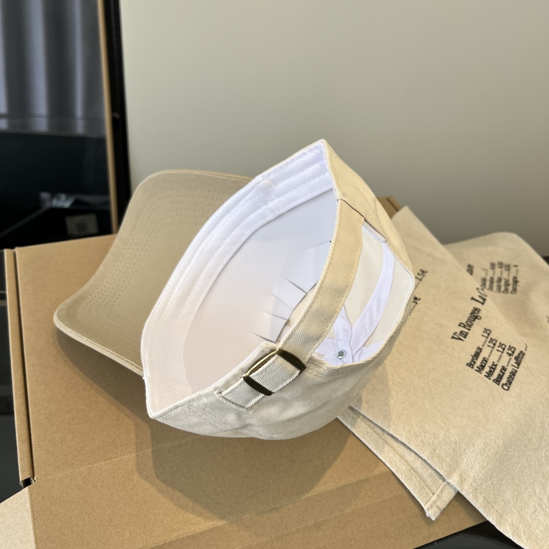 LP最新棒球帽 时尚前卫的休闲设计风格，戴上头就是这样好看看哦，做工精细，男女同款！