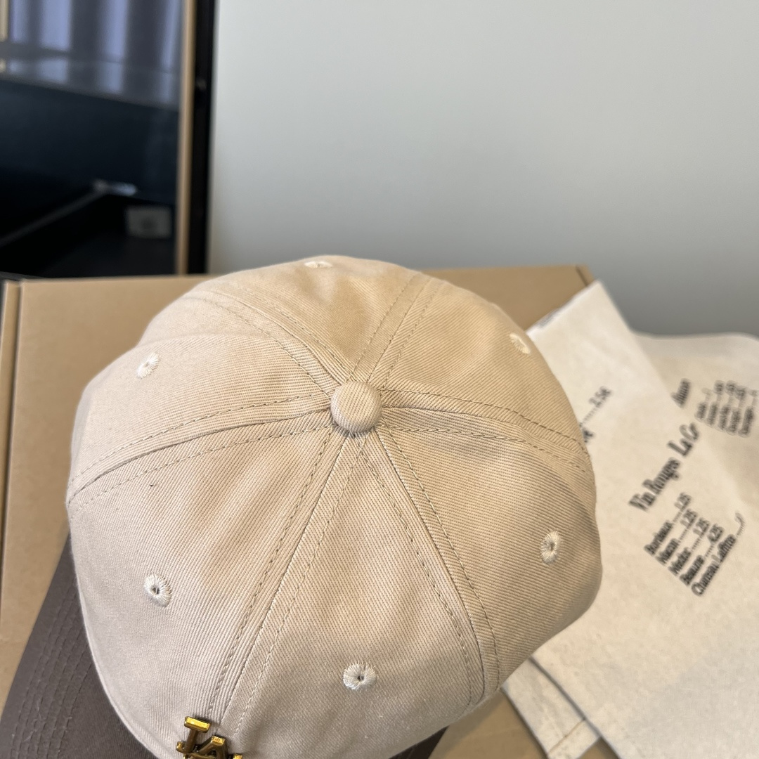 LP最新棒球帽 时尚前卫的休闲设计风格，戴上头就是这样好看看哦，做工精细，男女同款！