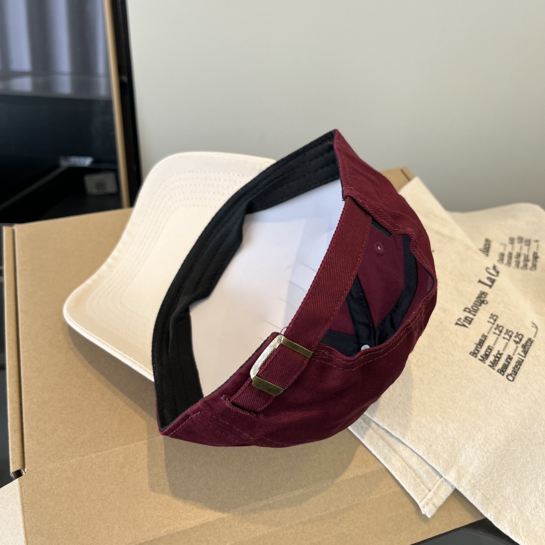 LP最新棒球帽 时尚前卫的休闲设计风格，戴上头就是这样好看看哦，做工精细，男女同款！