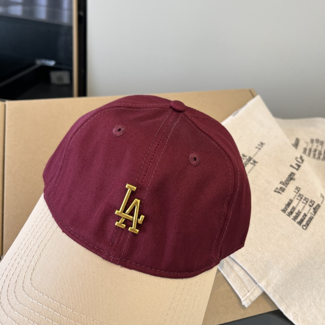 LP最新棒球帽 时尚前卫的休闲设计风格，戴上头就是这样好看看哦，做工精细，男女同款！