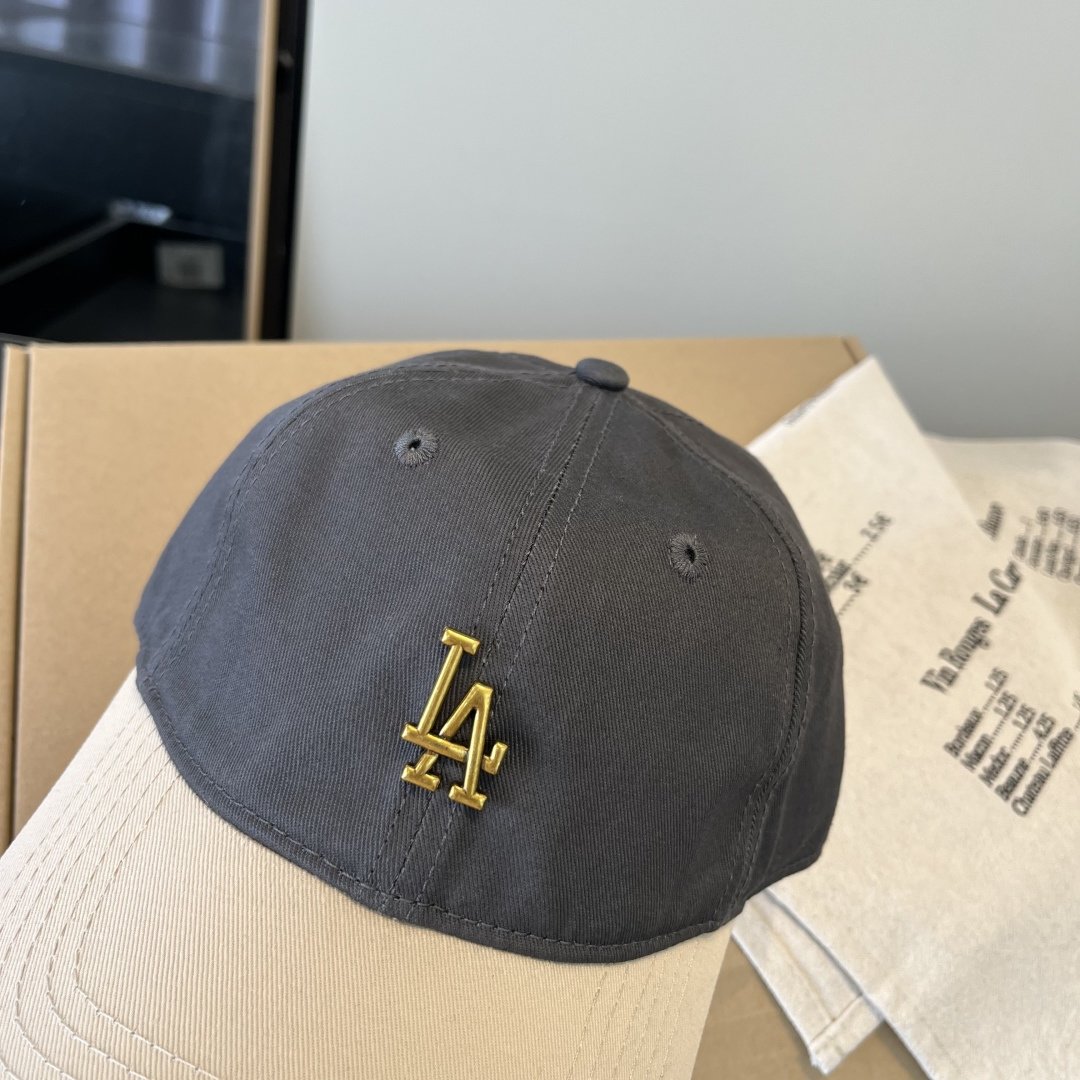 LP最新棒球帽 时尚前卫的休闲设计风格，戴上头就是这样好看看哦，做工精细，男女同款！