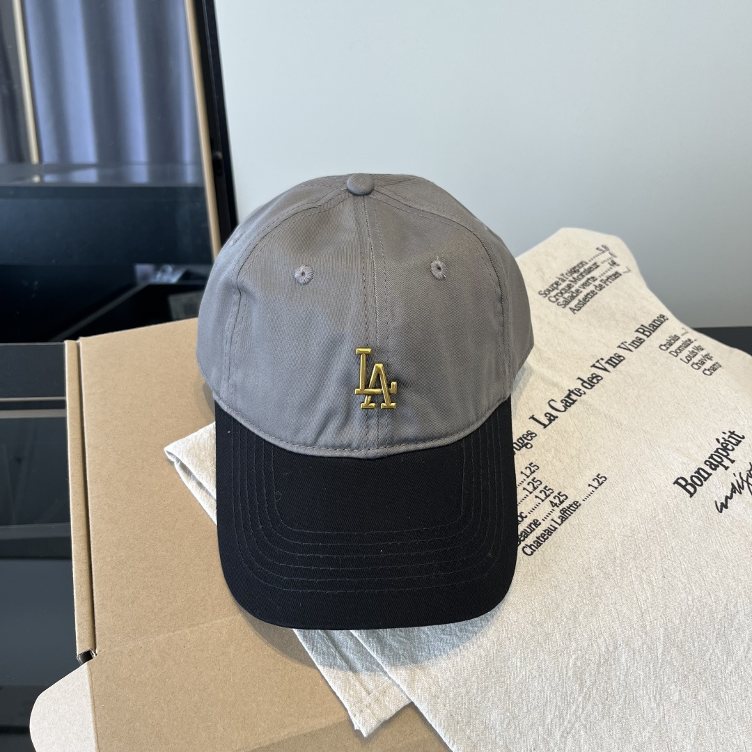 NO:742448,Lp's latest baseball cap has a fashionable and avant-garde casual design style. It looks so good when you put it on your head. It has fine workmanship and the same style for men and women!  Hats bucket hat, baseball cap, knitted hat, hat, loro piana, espadrilles, hats19860909Lp最新棒球帽 时尚前卫的休闲设计风格,戴上头就是这样好看看哦,做工精细,男女同款！帽子渔夫帽棒球帽针织帽,帽子,loro piana,espadrilles,hats,hat
