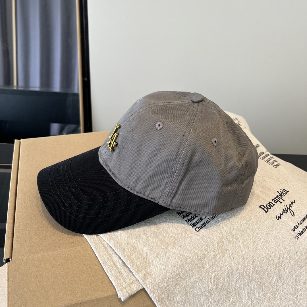 LP最新棒球帽 时尚前卫的休闲设计风格，戴上头就是这样好看看哦，做工精细，男女同款！