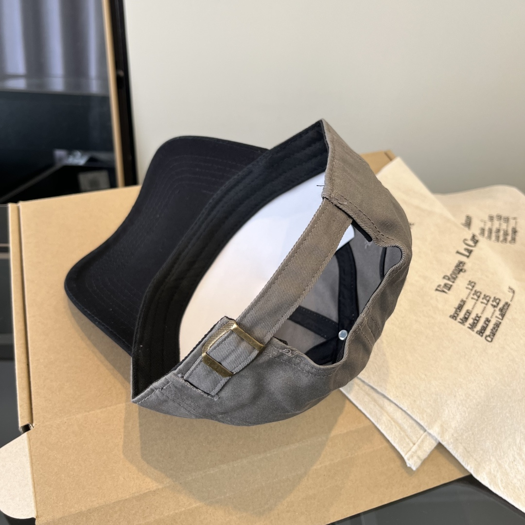 LP最新棒球帽 时尚前卫的休闲设计风格，戴上头就是这样好看看哦，做工精细，男女同款！