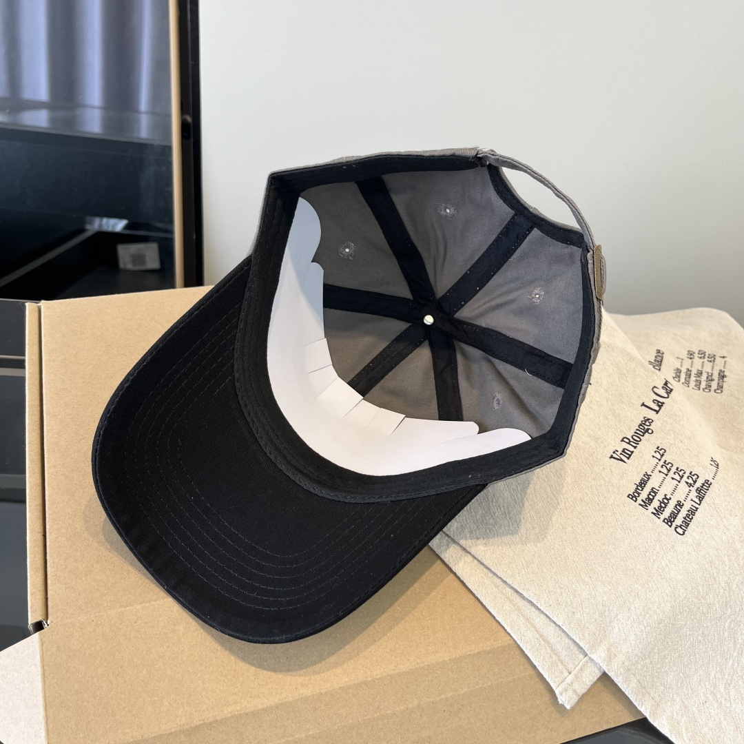 LP最新棒球帽 时尚前卫的休闲设计风格，戴上头就是这样好看看哦，做工精细，男女同款！