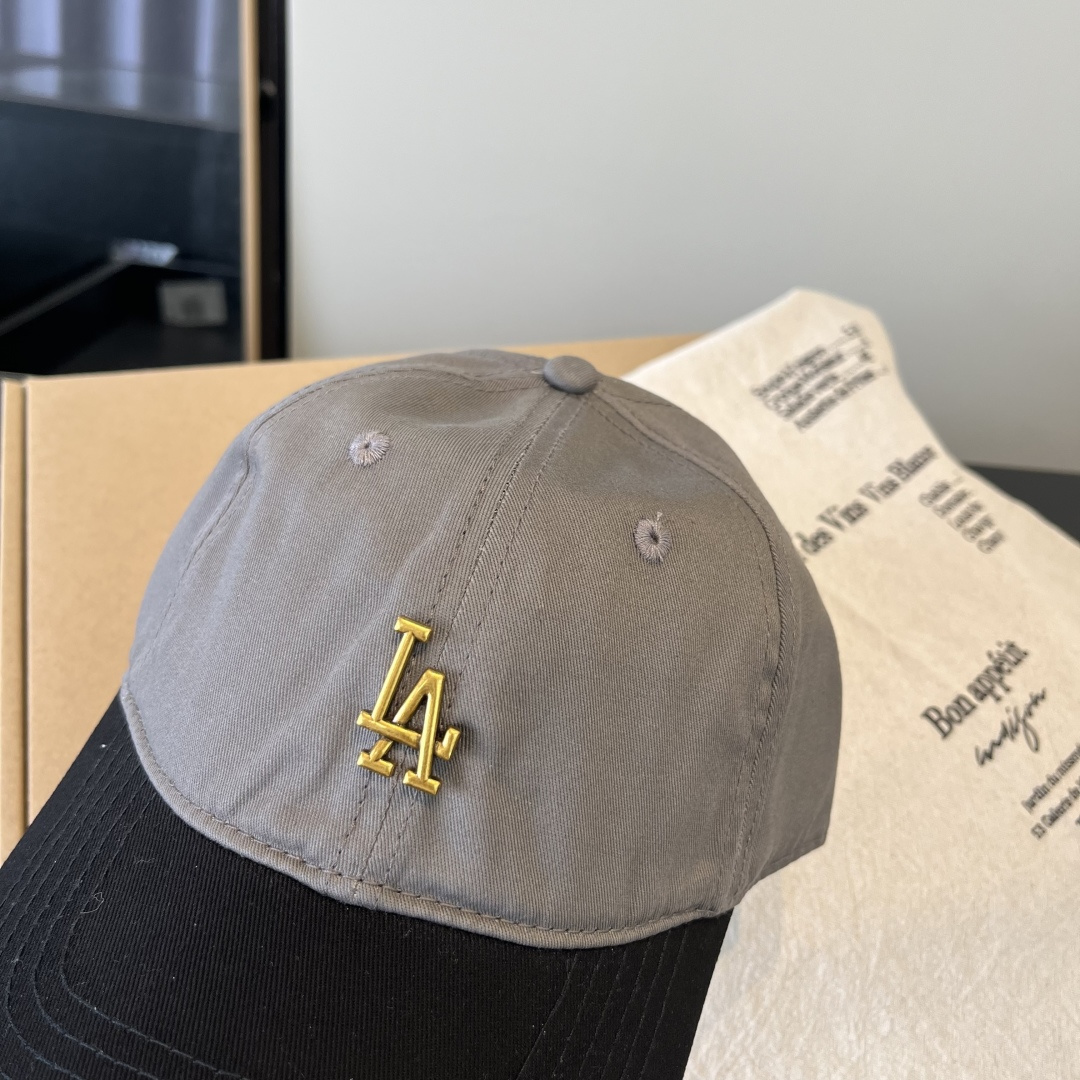 LP最新棒球帽 时尚前卫的休闲设计风格，戴上头就是这样好看看哦，做工精细，男女同款！
