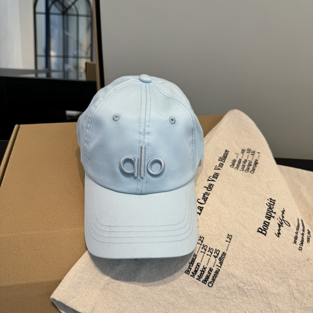 NO:742426,New product from alo official website, baseball cap. The original quality is very popular. The craftsmanship is very exquisite. It is high-end and classy!  Low-key luxury, easy to carry!  Running volume!  Hats bucket hat, baseball cap, knitted hat, hat, espadrilles, hats19860909alo 官网新品,棒球帽 原单品质火爆来袭 工艺非常精美 高档大气上档次！低调奢华,方便携带！跑量！帽子渔夫帽棒球帽针织帽,帽子,espadrilles,hats,hat