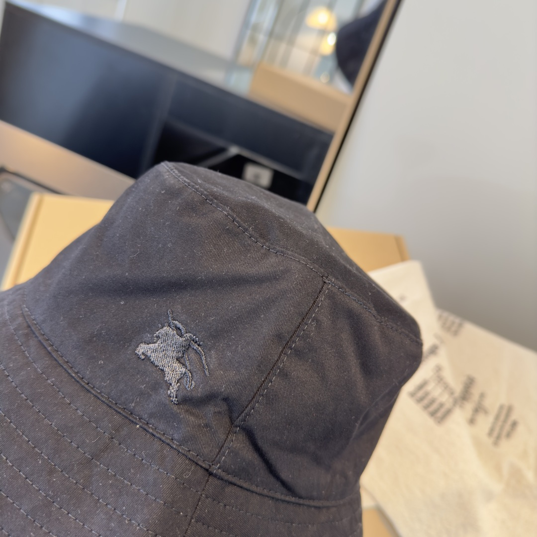 BURBERRY巴宝利早春新款渔夫帽，简约尚时风，男女同款！高质品，尊享品质感！
