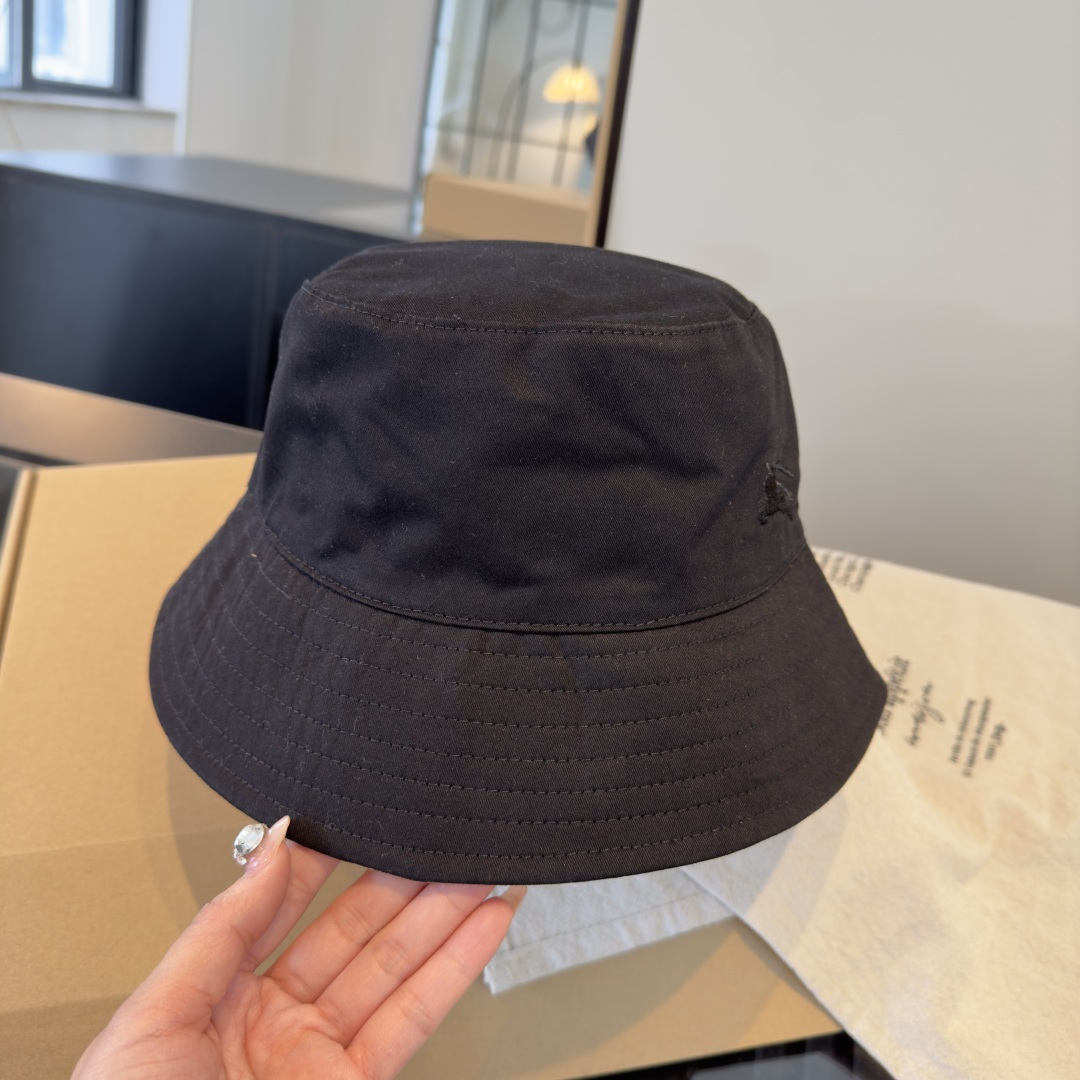 BURBERRY巴宝利早春新款渔夫帽，简约尚时风，男女同款！高质品，尊享品质感！