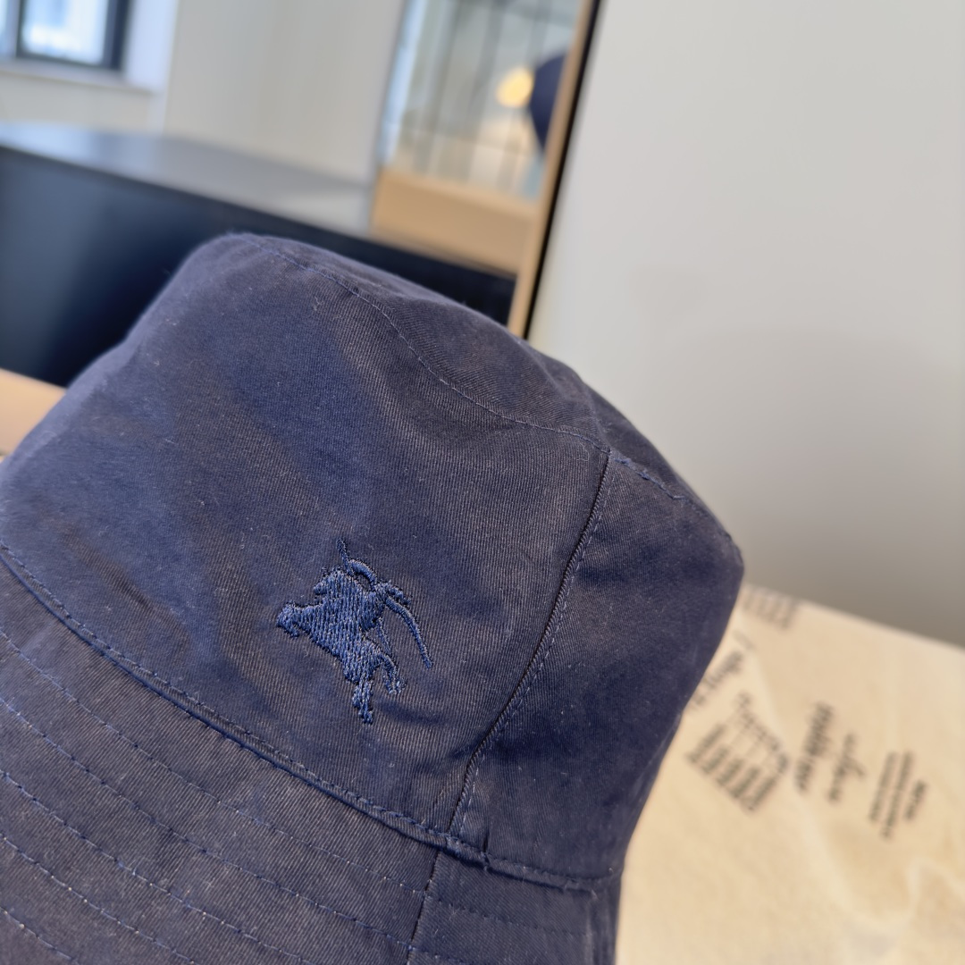 BURBERRY巴宝利早春新款渔夫帽，简约尚时风，男女同款！高质品，尊享品质感！
