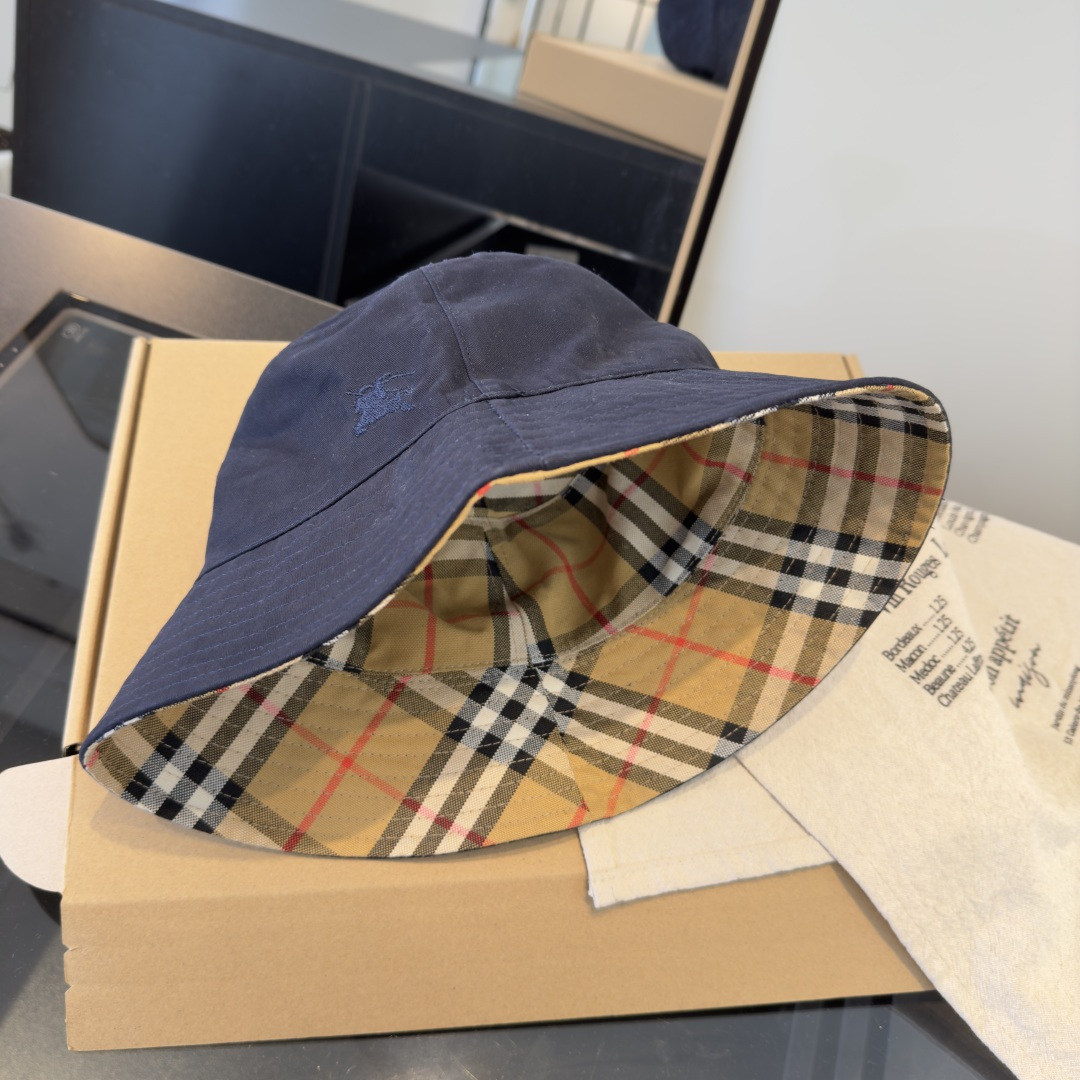 BURBERRY巴宝利早春新款渔夫帽，简约尚时风，男女同款！高质品，尊享品质感！