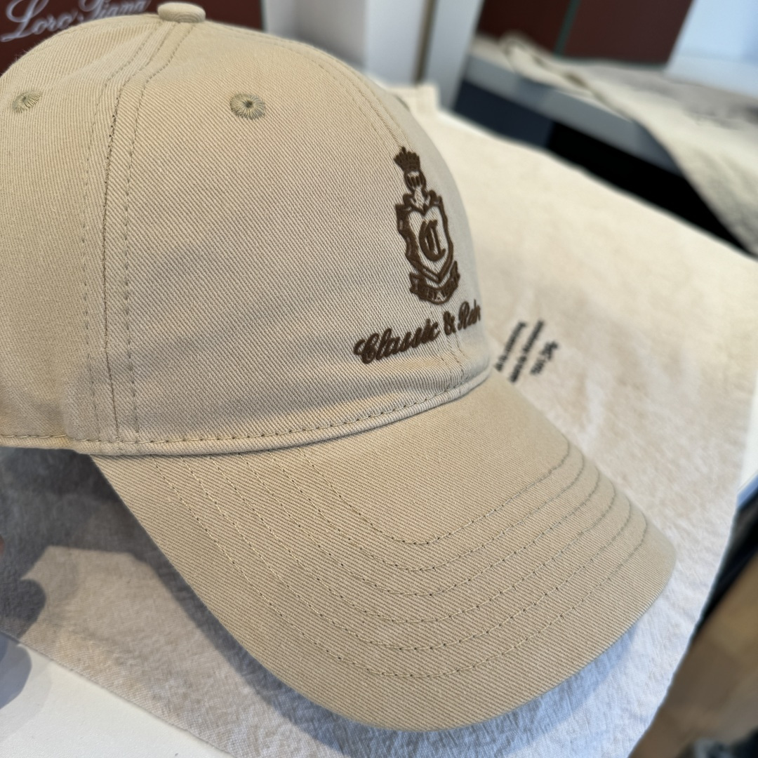 LP最新棒球帽 时尚前卫的休闲设计风格，戴上头就是这样好看看哦，做工精细，男女同款！